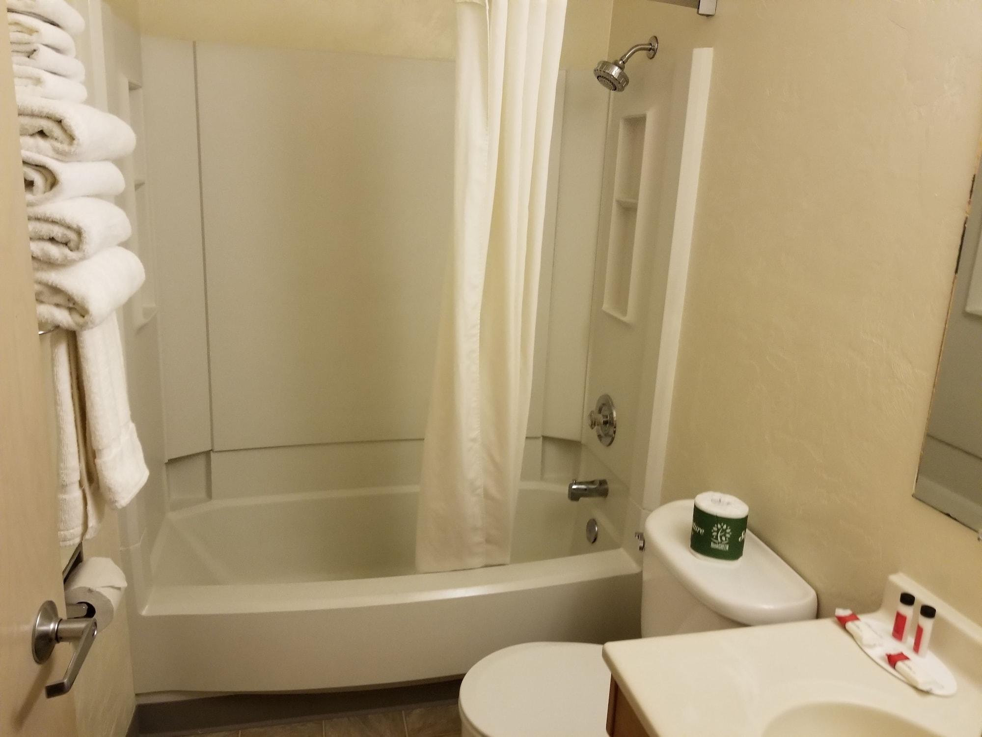 Super 8 By Wyndham Hotel