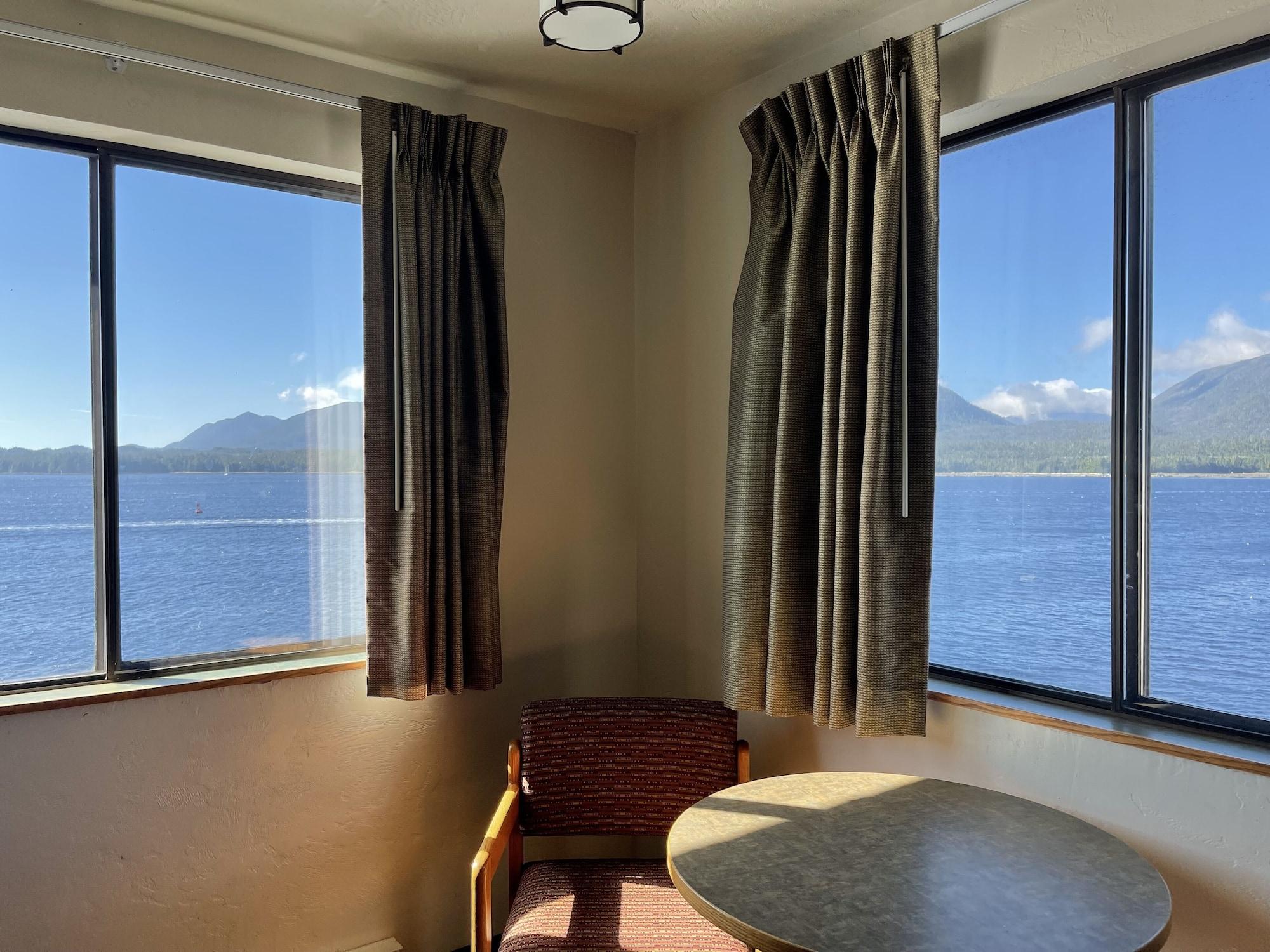 Super 8 By Wyndham Hotel 2*